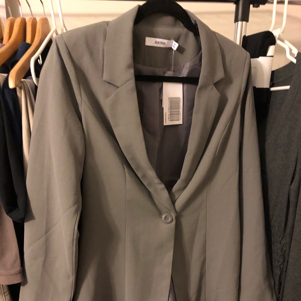 One button blazer